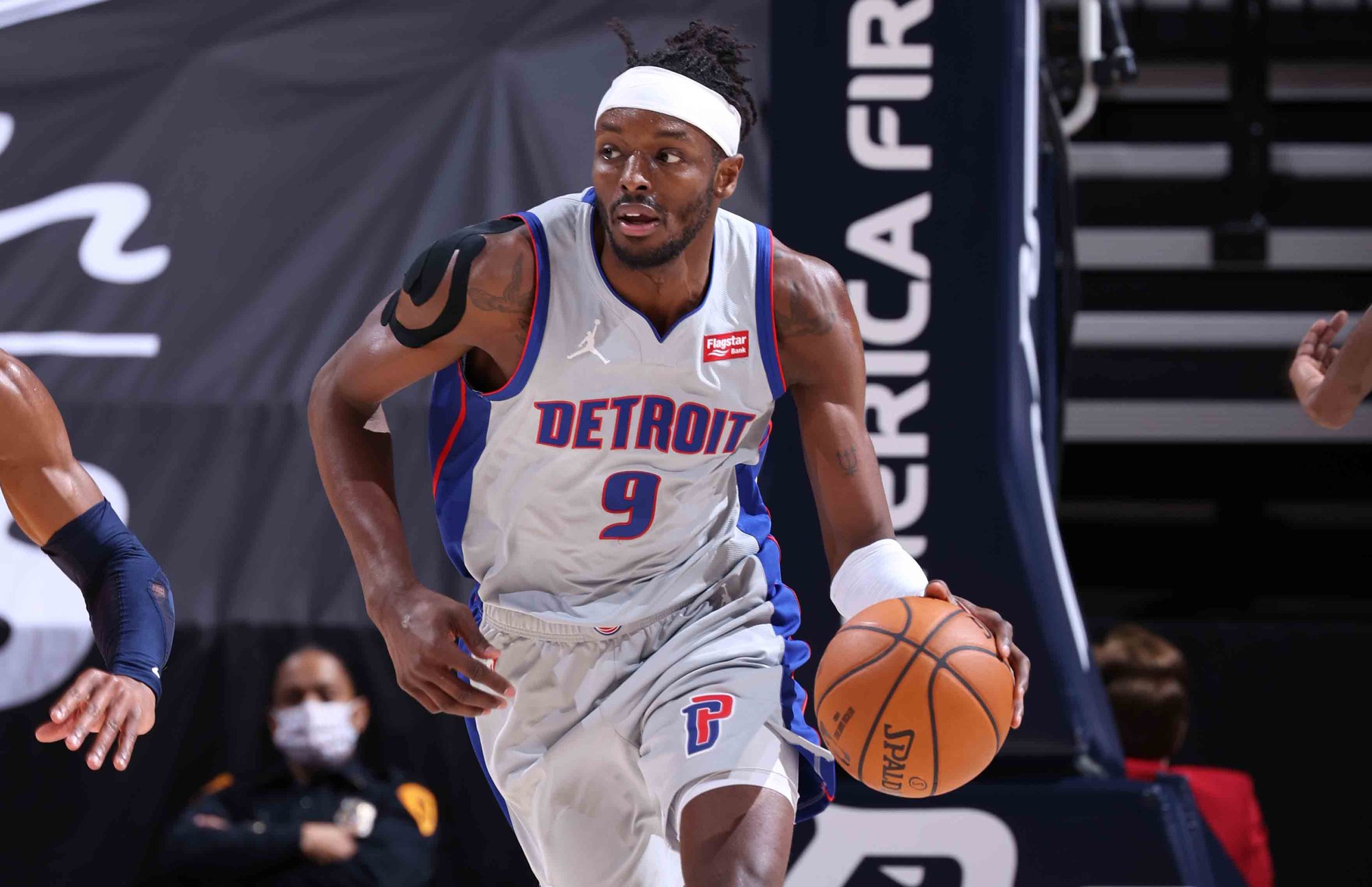 澳门美高梅官方-冲刺阶段突围战来临；底特律活塞围绕荷甲刷新队史纪录；态度坚定；团队化学反应显著